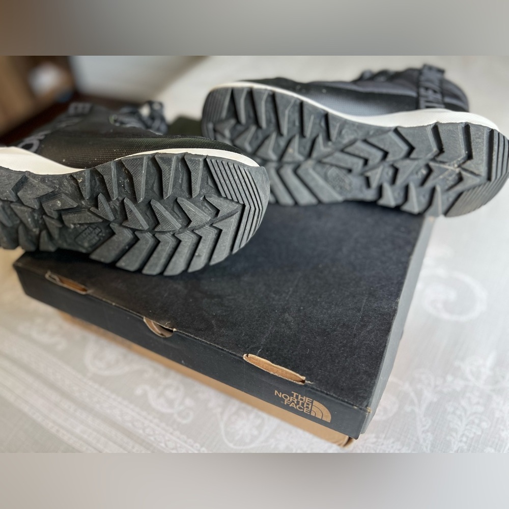 The North Face Thermoball Lace Up Black Winter Boots with Quilted Design - Picture 5 of 6